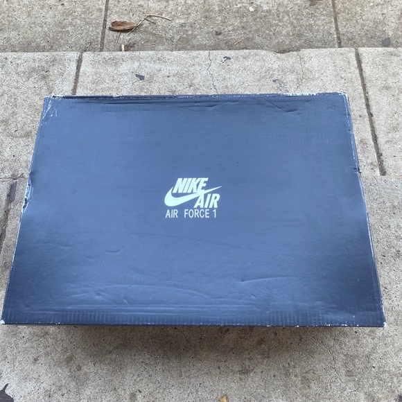 Nike Air Force 1 - Picture 7 of 8